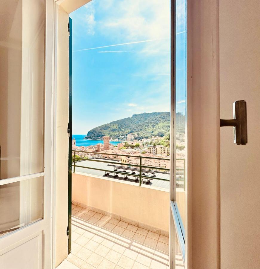 Hostdomus - Casa Ester Noli Luaran gambar